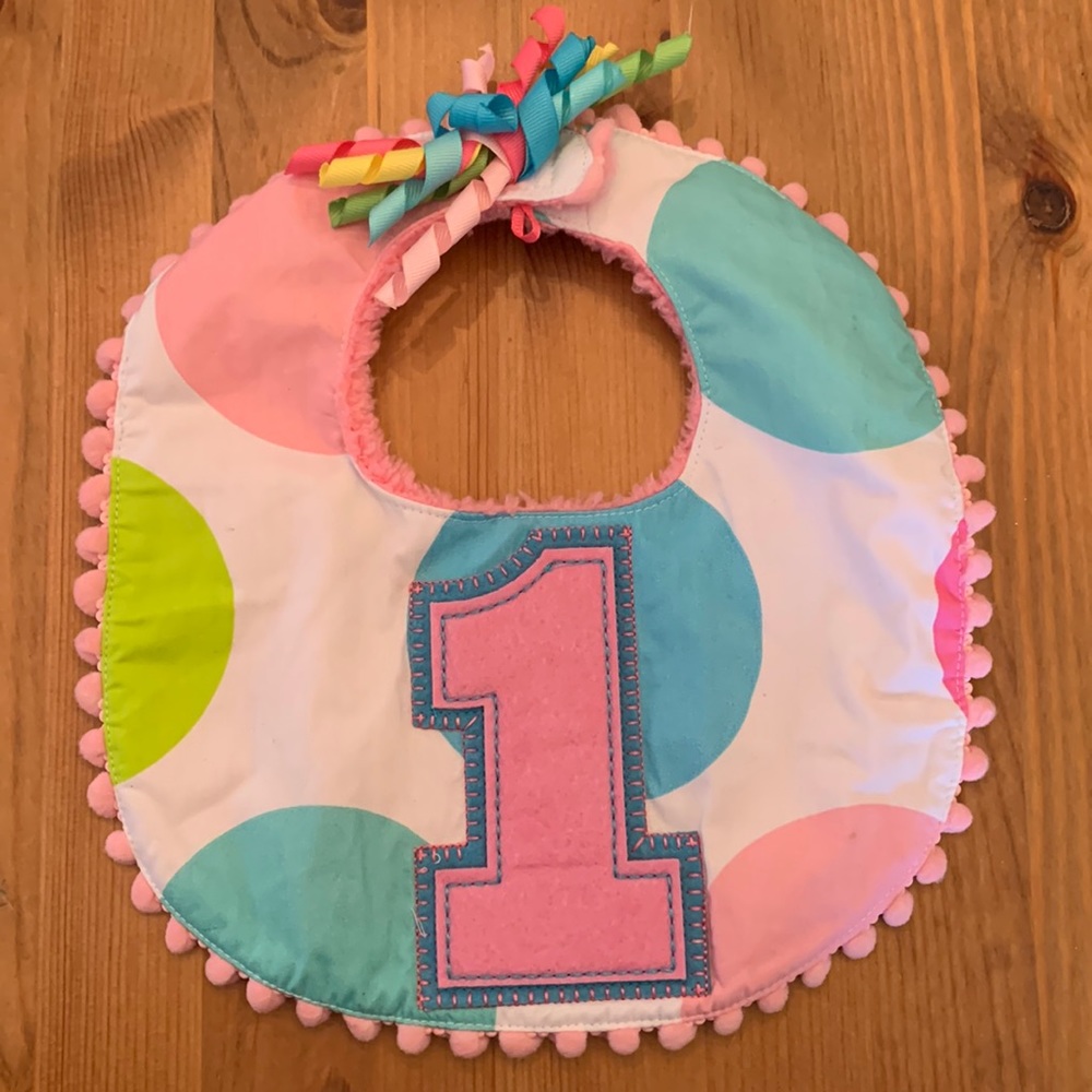 1st birthday bib by Mudpie
